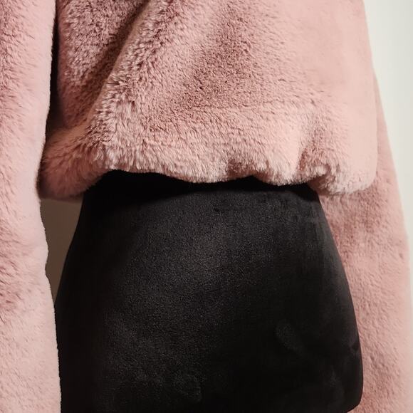LOVERS + FRIENDS Revolve Teagan Faux Fur Cropped Pink Sweater, Size XS - Picture 6 of 14
